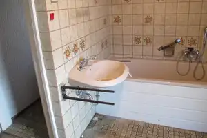 *Mitten im Zentrum*
Solides freistehendes Wohn- und Geschäftshaus mit Anbau, Garten und Garage – Altötting (Kreis) – Vorschaubild 20