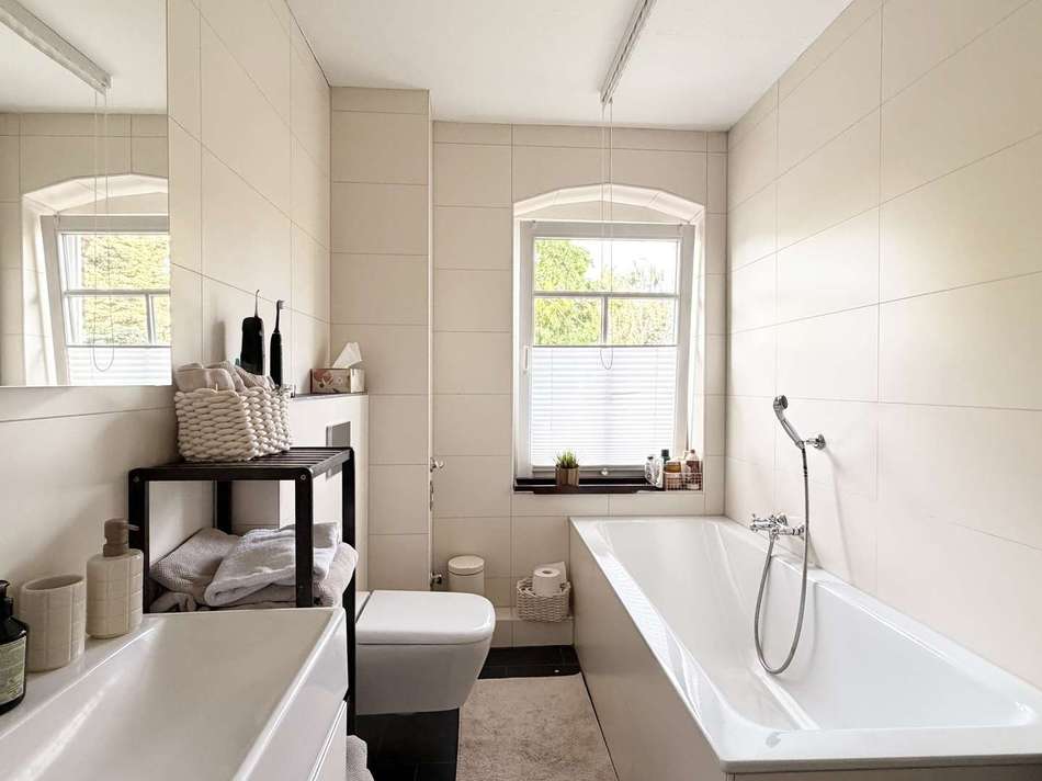 Badezimmer im 1.OG mit Badewan