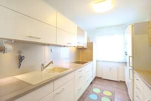 Familienzeit beginnt hier: 3,5-Zi.-Wohnung mit EBK, Westbalkon, Aufzug & Stellplatz in S-Giebel! – Engelbergstraße 36, 70499 Giebel, Stuttgart – Vorschaubild 7