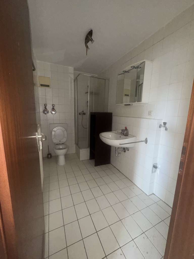Immobilie in Güglingen - Helle 1 bis 2 Zimmer Wohnung mit Balkon und eigenem Stellplatz! - Bild 3