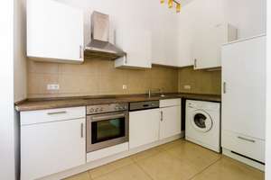 Spacious Altbau Apartment in Samariterkiez with direct access to a children's playground. – Die vollständige Adresse der Immobilie erhältst du vom Anbieter., 10247 Friedrichshain, Berlin – Vorschaubild 8