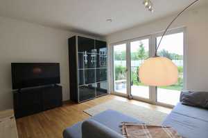 Stadt trifft Park I 2-Zimmer Wohnung mit Terrasse und Garten Süd-West-Ost Ausrichtung mit Weitblick! – Regensburg – Vorschaubild 2
