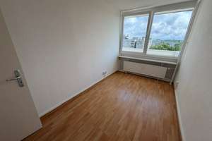 Geräumige 3-Zimmer-Wohnung mit Balkon im 11.OG! – Angerburger Allee 49, 14055 Westend, Berlin – Vorschaubild 8