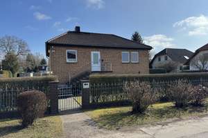 klimatisiertes, teilsaniertes 5-Raum-Einfamilienhaus mit EBK