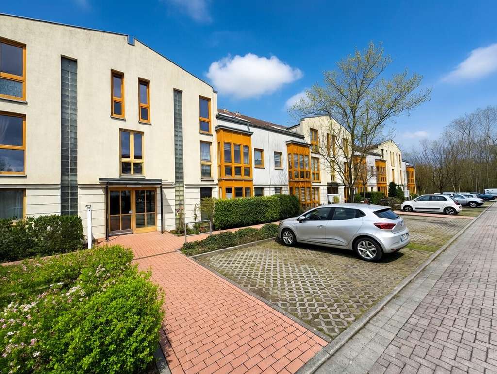 Immobilie in Panketal - Eine charmante 1,5-Zimmer-Dachgeschosswohnung mit Licht, Renditepotenzial und neuen Möglichkeiten. - Bild 1