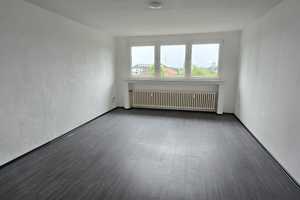 Sehr helle schöne 3 Zimmerwohnung im Dachgeschoss! – Windmühlenstrasse 17, 47229 Duisburg – Vorschaubild 2