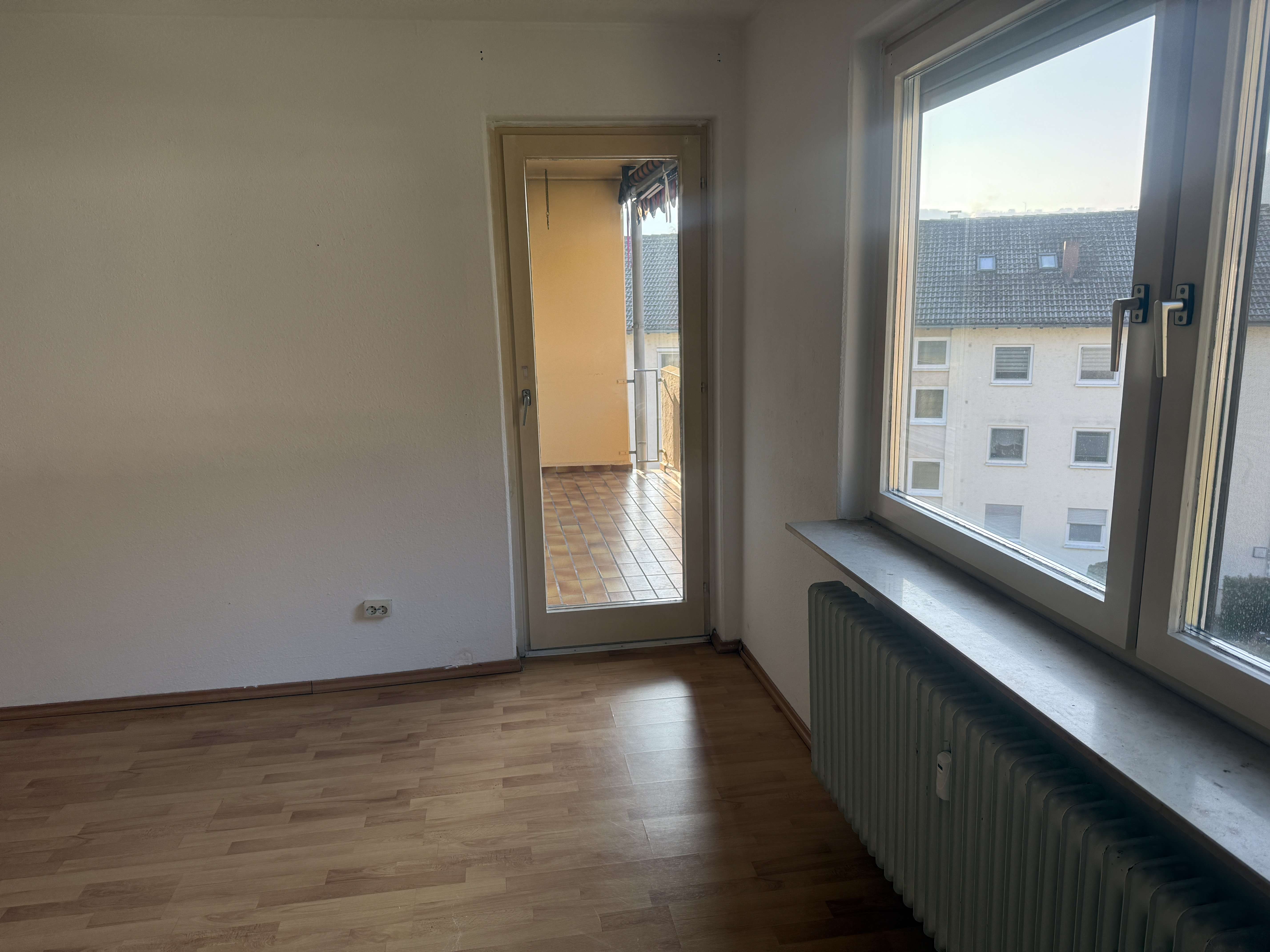 Immobilie in Niedernhall - Große 3 Zimmerwohnung mit 2 Balkone, Stellplatz und Aussicht auf die Weinberge - Bild 5