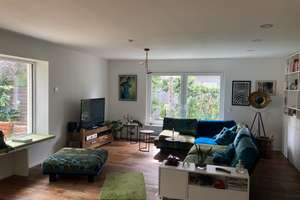 Modernes Wohlfühlhaus mit Garten, Whirlpool, Kamin & zusätzlichem Homeoffice Bereich