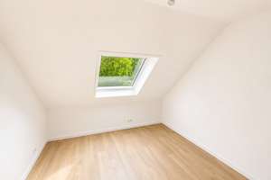 Großzügige 3-Zimmer-Wohnung mit Balkon zu vermieten! – Langerner Grenzweg 16a, 27580 Lehe, Bremerhaven – Vorschaubild 4