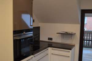Gemütliches Zweifamilienhaus mit großem Garten, Einbauküchen und Stellplätzen in Coburg-Zentrum – Heuweg 3, 96450 Mitte, Coburg – Vorschaubild 11