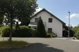 Schönes Wohnhaus in ruhiger Lage – Main-Tauber-Kreis – Vorschaubild 1