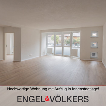 Erstbezug nach Sanierung: Hochwertige Wohnung mit Aufzug in Innenstadtlage!