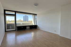 Sanierte 2 Zimmer Wohnung mit 2 Balkonen und EBK – Tersteegenstr. 61, 40474 Düsseldorf – Vorschaubild 1