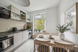 Ihr neues Zuhause: kernsanierter Altbau mit Balkon