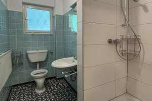 Großer Bungalow in ruhiger Sackgasse in Frankfurt-Fechenheim auf herrlich eingewachsenem Grundstück – Die vollständige Adresse der Immobilie erhältst du vom Anbieter., 60386 Fechenheim, Frankfurt am Main – Vorschaubild 8
