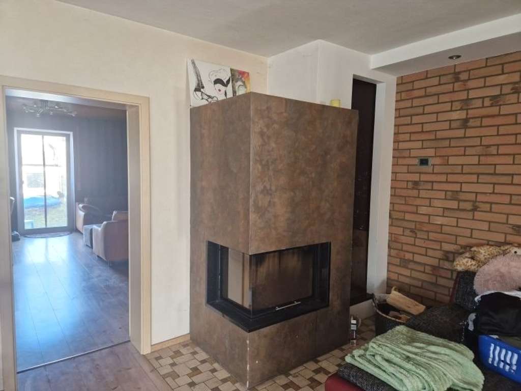 Immobilie in Großniedesheim - Großes 1–2 Familienhaus mit Garagen, Pool und herrlich großem Garten - Bild 4