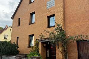 Peine-Stederdorf / Attraktives Mehrfamilienhaus in ruhiger Lage – Die vollständige Adresse der Immobilie erhältst du vom Anbieter., 31228 Peine – Vorschaubild 1