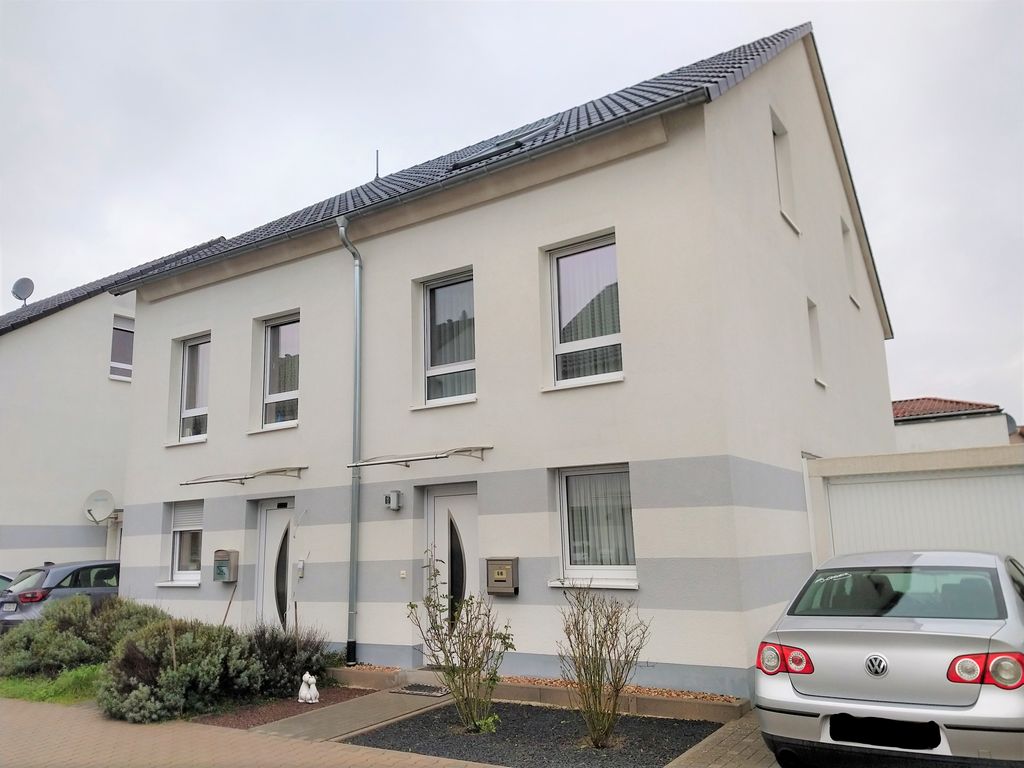 Doppelhaushälfte mit Garten und Garage in ruhiger Lage von KleinAuheim