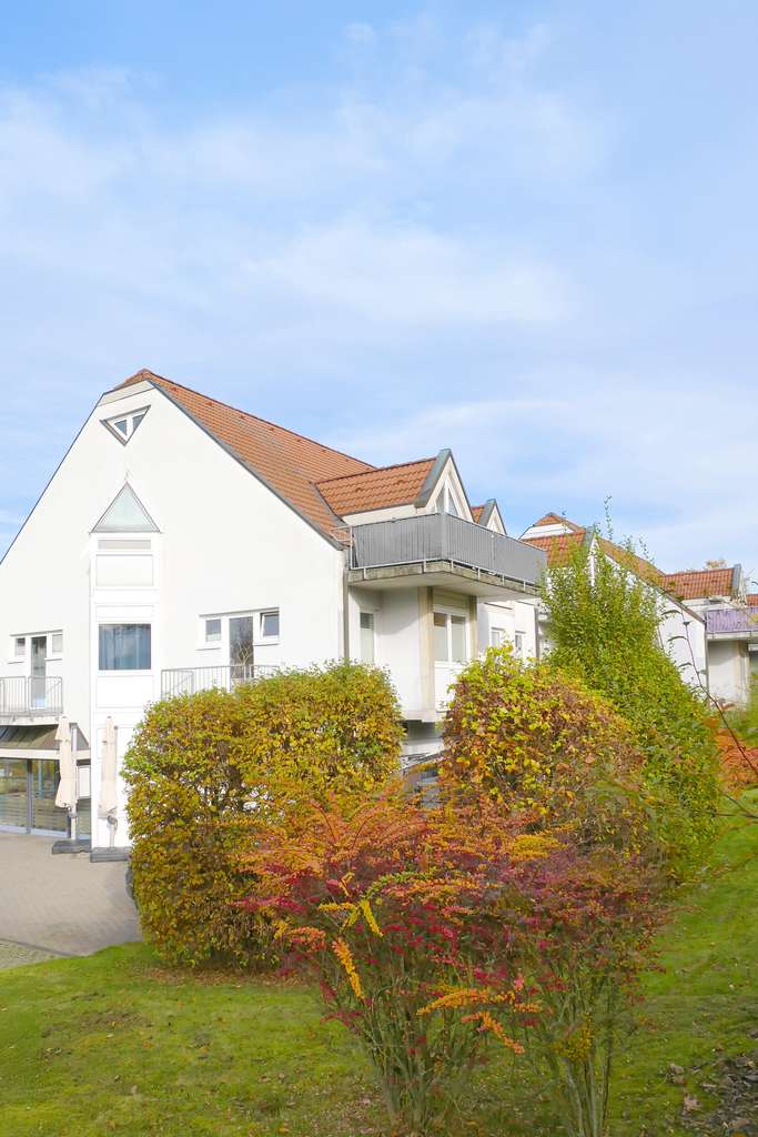 Immobilie in Kaufungen - Oberkaufungen/Bestlage Großzügige Etage mit Balkon und Fahrstuhl zur individuellen Nutzung - Bild 1