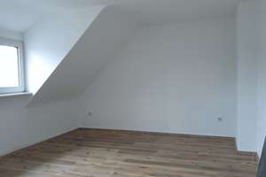 helle und toll geschnittene 2 Zi.-Wohlfühlwohnung mit Balkon und EBK in Neuss – Marienstraße 132, 41462 Furth Süd, Neuss – Vorschaubild 2