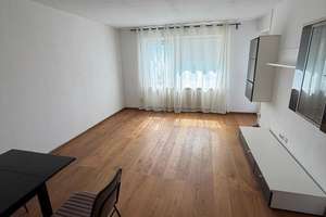 3 Zimmer-Wohnung mit Einbauküche in bester Lage mit U-Bahn-Nähe und Nähe zum Olympiapark