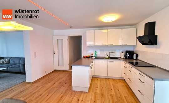 Freistehendes Zweifamilienhaus mit Garten, Doppelgarage und Carport!