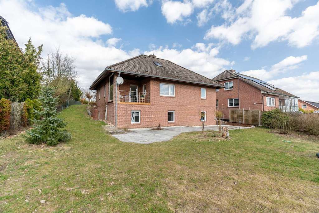 Immobilie in Bad Bodenteich - Natur pur vor der Tür – Einfamilienhaus mit Garten, Kamin und Loggia - Bild 2
