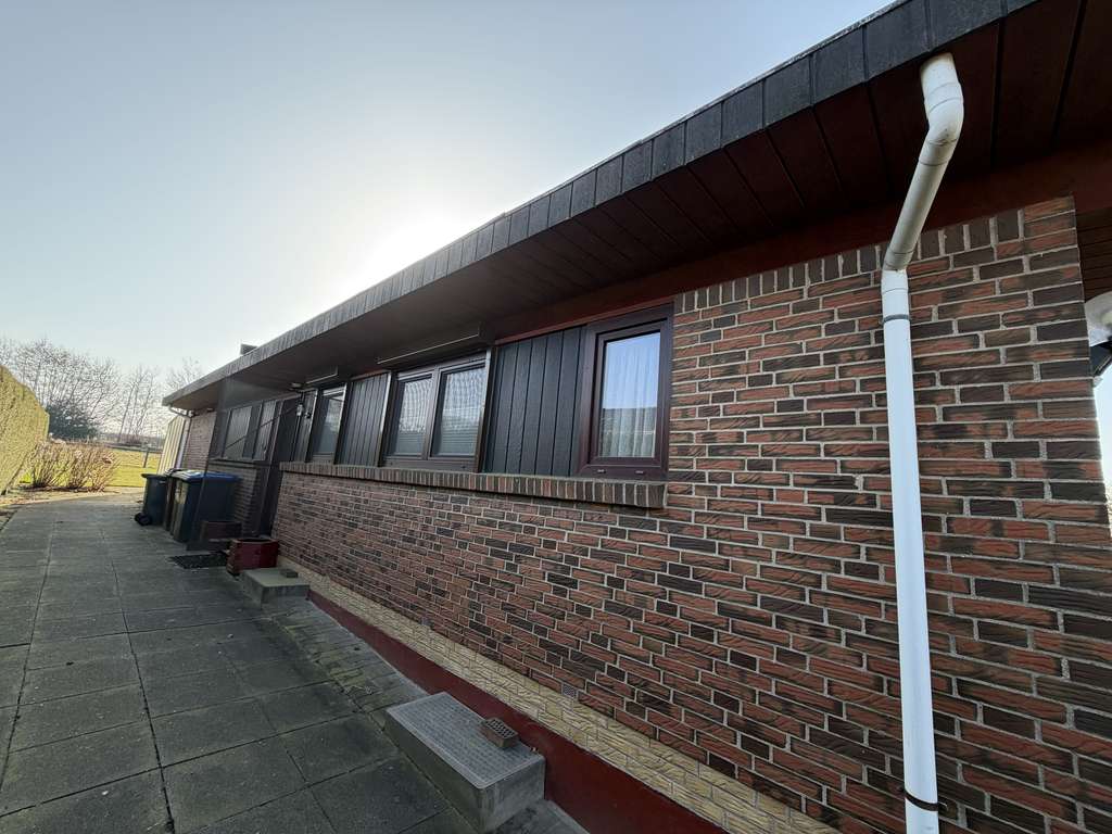 Immobilie in Nindorf - Schöner Bungalow mit toller Raumaufteilung, komplett unterkellert und gepflegter Garten! - Bild 2