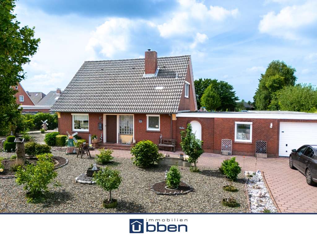 Immobilie in Hage - Gepflegte Immobilie mit Garage in zentraler Lage von Hage - Bild 0