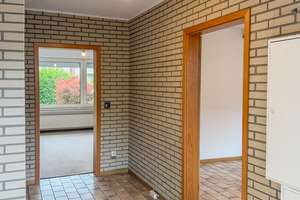 Delmenhorst-Brendel | Gepflegtes Reihenendhaus mit Garten und Garage in ruhiger Wohngegend am Park – Die vollständige Adresse der Immobilie erhältst du vom Anbieter., 27755 Brendel/Adelheide, Delmenhorst – Vorschaubild 2