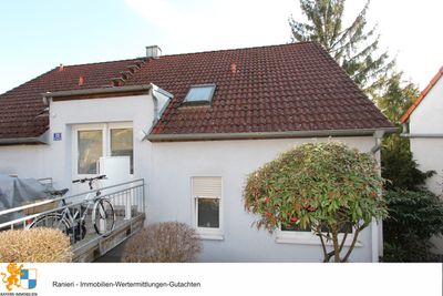 "Solide vermietete 2-Zimmer Wohnung mit Balkon und Duplexparkplätzen in ruhiger Lage von Höchberg