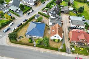 2 Häuser in Sereetz, Bieterverfahren – Die vollständige Adresse der Immobilie erhältst du vom Anbieter., 23611 Ratekau – Vorschaubild 1