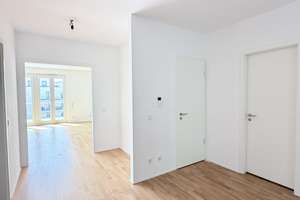 Großzügige Wohnung mit Wintergarten und Balkon sucht Mieter: 3-Zimmer, 119m² – Konrad-Adenauer-Ring 1a, 65187 Rheingauviertel / Hollerborn, Wiesbaden – Vorschaubild 2