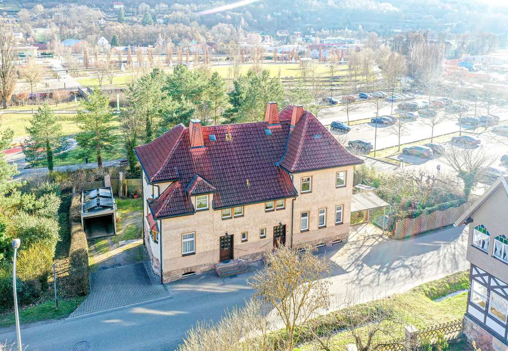 Immobilie in Schmalkalden - Großzügiges modernisiertes Zweifamilienhaus mit vielen Möglichkeiten und sonnigem Garten - Bild 0