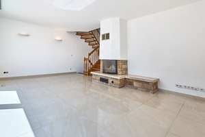 SPACIOUS AND ONLY 13 MINUTES TO CLAY! High-quality corner townhouse with garden, whirlpool, & garage – Die vollständige Adresse der Immobilie erhältst du vom Anbieter., 65203 Biebrich, Wiesbaden – Vorschaubild 3