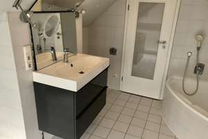 Gemütliche Dachgeschosswohnung in Salzweg! – Die vollständige Adresse der Immobilie erhältst du vom Anbieter., 94121 Salzweg – Vorschaubild 9
