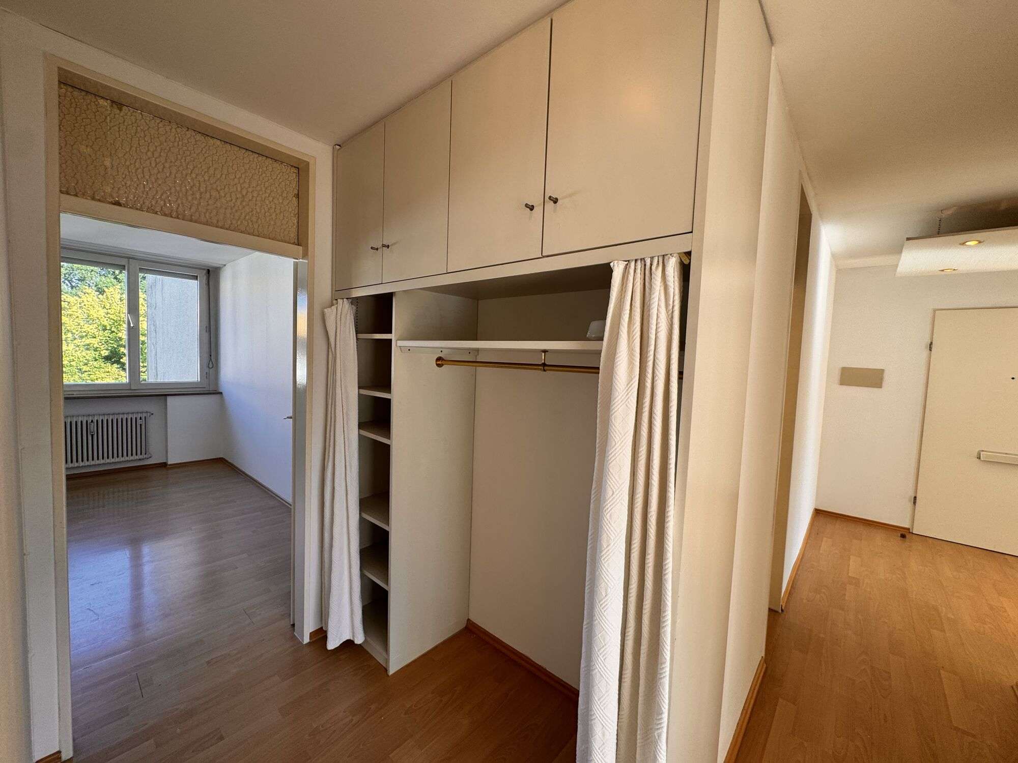 Immobilie in Grünwald - ***Attraktive Lage mit bester Anbindung - helle 3-Zimmer-Wohnung mit Charme*** - Bild 2