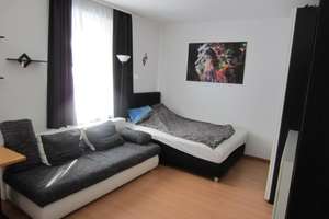 Stuttgart Süd, Altbau, schöne 2-3 Zi WHG 54 qm, mit  EBK, Bad renov, ruhig