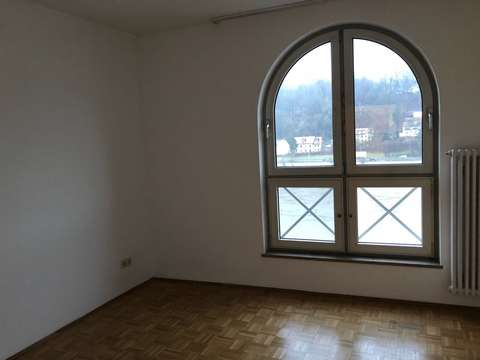 Attraktive 1-Zimmer-Wohnung mitten in Passau/Bahnhof mit Küche Attraktive 1-Zimmer-Wohnung mitten in Passau/Bahnhof mit Küche