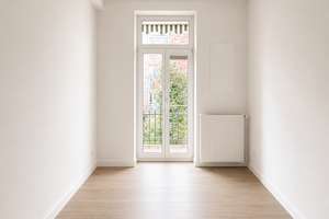 *BEZUGSFERTIG SANIERTE 2 ZI WOHNUNG MIT BALKON* - IN GOLZHEIM – Seydlitzstr 3, 40476 Golzheim, Düsseldorf – Vorschaubild 1