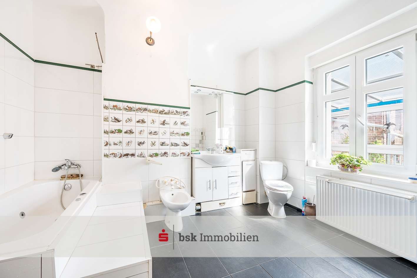 Immobilie in Brück - Großzügiges Einfamilienhaus mit Einliegerwohnung und Remise - Bild 2