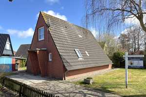 Abseits vom Trubel und doch zentrumsnah!
Beschauliches Nur-Dach-Haus mit Garten in Sackgassenlage – Aurich (Kreis) – Vorschaubild 23
