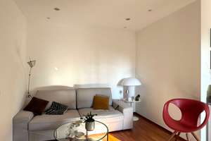 Helle, komplett möblierte 2-Zimmer-Dachgeschosswohnung am St.-Anna-Platz – Die vollständige Adresse der Immobilie erhältst du vom Anbieter., 80538 Lehel, München – Vorschaubild 3