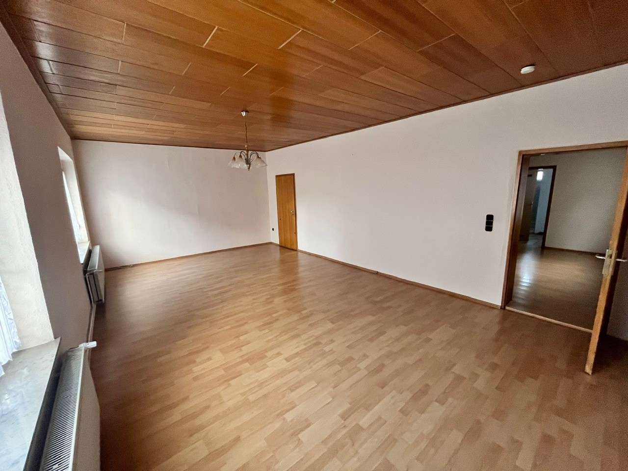 Immobilie in Süpplingen - Charmantes Einfamilienhaus mit Carport & Innenhof in Süpplingen - Bild 2