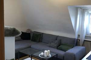 Feuerbach, helle 3 Zimmer Dachgeschoß- Wohnung in ruhiger Lage, mit toller Aussicht – Die vollständige Adresse der Immobilie erhältst du vom Anbieter., 70469 Lemberg/Föhrich, Stuttgart – Vorschaubild 2