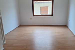 Mehrfamilienhaus mit großem Potenzial in guter Infrastruktur – Die vollständige Adresse der Immobilie erhältst du vom Anbieter., 32602 Vlotho – Vorschaubild 3