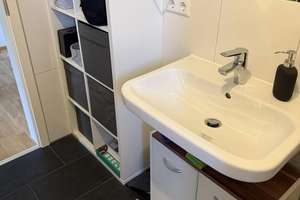 Moderne Gartenwohnung am Chiemsee - KFW55, Westterrasse, Tiefgarage & perfekte Lage – Bahnhofstraße 4, 83236 Übersee – Vorschaubild 5