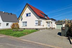 Kreuzau Obermaubach, ruhige Lage, freistehendes Einfamilienhaus mit großem Garten, Keller und Garage – Die vollständige Adresse der Immobilie erhältst du vom Anbieter., 52372 Kreuzau – Vorschaubild 1
