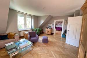 Helle Maisonettewohnung mit Südbalkon & Einbauküche – Ruhe & Raum auf zwei Etagen – Rathsberger Straße 15, 91054 Burgberg, Erlangen – Vorschaubild 2