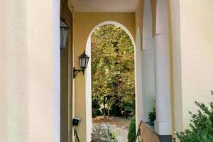 Historisches Anwesen mit Parkgarten: Repräsentatives Raumwunder in Oettingen – 86732 Oettingen in Bayern – Vorschaubild 4